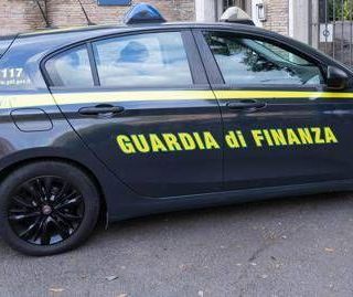 Bari, presunta corruzione in gare forniture Asl: 7 indagati
