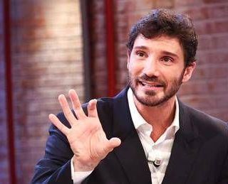 Ascolti tv, 'Step' di De Martino vince prima serata con 16,8% share