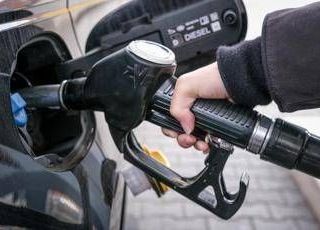 Benzina e diesel, prezzi carburanti crescono anche oggi: mappa dei rincari