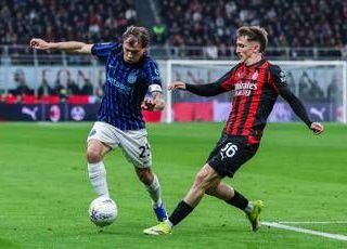 Milan-Inter, proteste nerazzurre per possibile rigore. Chivu a Saelemaekers: "Sicuro di non averla toccata?"