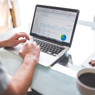 Trading online: sempre più persone si lanciano nel mercato digitale