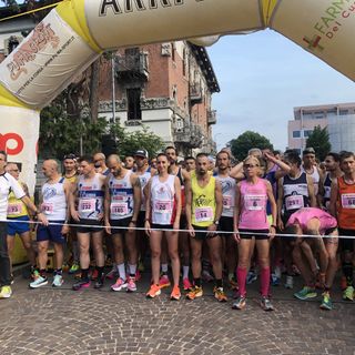 VIDEO E FOTO. Più di mille podisti hanno invaso le vie del centro di Busto ricordando il sorriso di Francesca Pirali