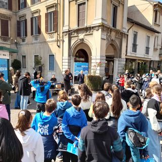 Casette dell’acqua condominiali e contenitori per smaltire l’olio: gli studenti di Gallarate dialogano con Alfa