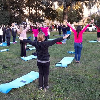 Palestra a cielo aperto all'ospedale di Busto per #ValleOlonaPinkWalk