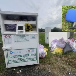 LA FOTO. Quando l'inciviltà si mette comoda