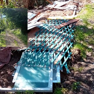 Il materiale abbandonato in via Brennero. Nel riquadro, l'area ripulita dai responsabili dello scarico