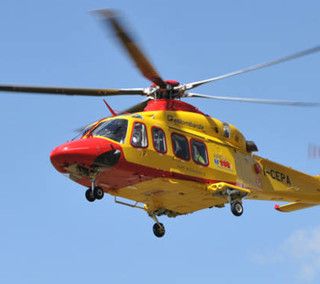 Precipita da sette metri d'altezza, grave un operaio di 24 anni nel Verbano Cusio Ossola