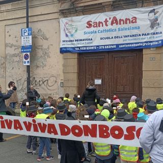 «Viva don Bosco!». L'emozione dei bimbi che passeggiano come il santo (e Ai non significa intelligenza artificiale)