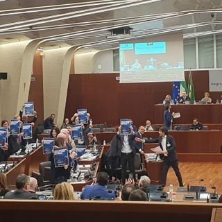 Rivolte nelle piazze, dal Pirellone solidarietà alle forze dell’ordine. In aula anche il caso di Busto