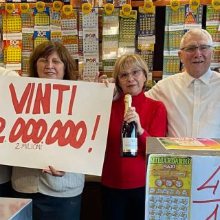 Vinti due milioni di euro con un &quot;Gratta e vinci&quot;: caccia al fortunato di Caronno Pertusella