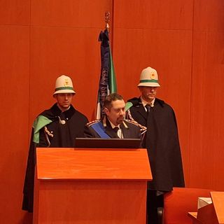 Il comandante nella sala Tramogge dei Molini Marzoli