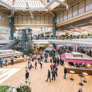Maxi furto al centro commerciale di Arese: tre romeni arrestati con 3.000 euro di merce rubata