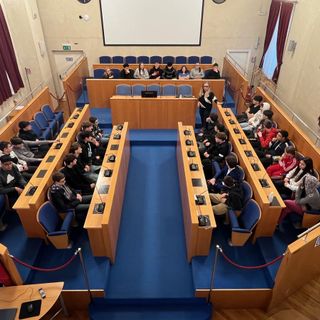 “La scuola si fa Comune”: gli studenti delle superiori consiglieri per un giorno a Palazzo Malinverni