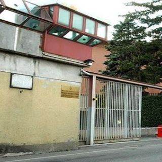 Convalidato l'arresto dell'allenatore di pallavolo accusato di molestie sulle giovani atlete: resta in carcere ai Miogni
