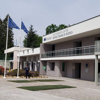 Drone russo sorvola il Jrc di Ispra, preoccupazione e interrogazione: «Rischio per la sicurezza nazionale ed europea»