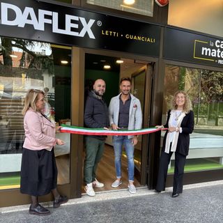 Busto, un negozio ritrova vita in centro