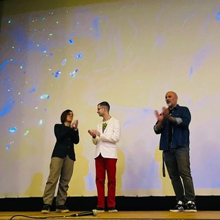 VIDEO. Un silenzio che parla: gli studenti incantati dal cortometraggio “Out-ismo”