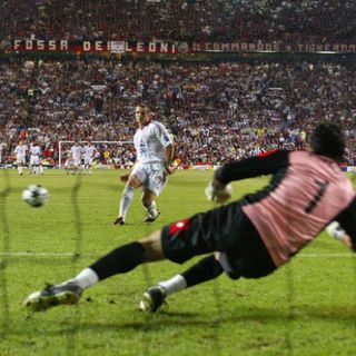 Il rigore decisivo di Shevchenko nella finale di Champions League 2003 a Manchester