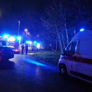 I soccorsi sul posto (foto dal gruppo Facebook Bacheca Civica di Samarate)