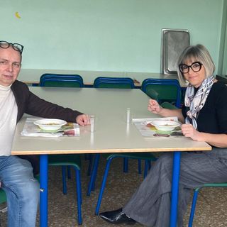 L'assessore Colombo promuove la mensa delle elementari Rossi di Borsano
