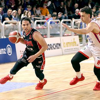I Knights trovano una vittoria nell'uovo di Pasqua