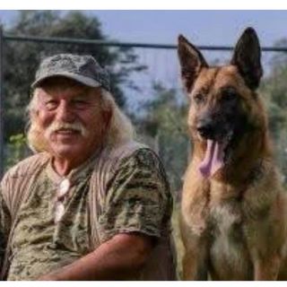 Ciao Giamba, ora sei in un prato «super» con i tuoi cani per sempre