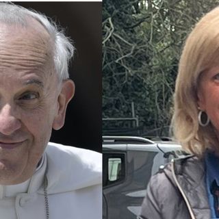 Papa Francesco (foto Adnkronos) e Mirella Cerini