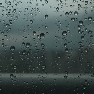 Oggi piogge forti e allerte in vigore. Pasqua e Pasquetta con nuvole e possibili precipitazioni