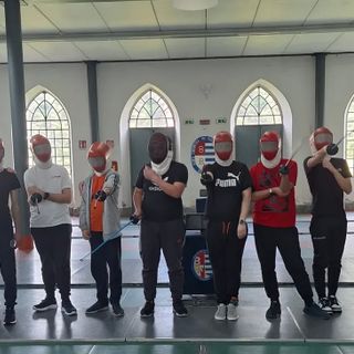 Storia di sport, amicizia e fiducia: il fioretto fa crescere l'autonomia dei ragazzi autistici