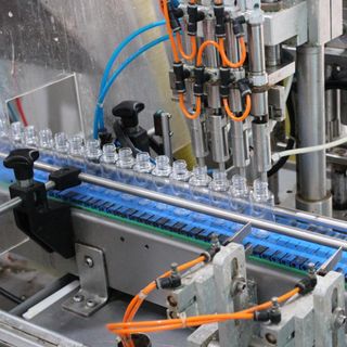 Ottimizzare la produzione cosmetica: il valore strategico della collaborazione con aziende terze