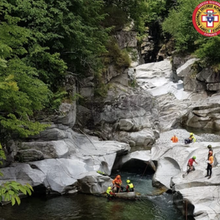 Tragedia agli Orridi di Uriezzo: turista di Marnate scivola in acqua e perde la vita