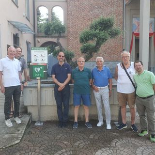 Un nuovo defibrillatore a Borsano. Grazie all’impegno del gruppo parrocchiale
