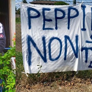 Il grido della Curva per il custode dello “Speroni”. E Peppino: «Grazie ragazzi, sono 33 anni che apro e chiudo questo cancello»