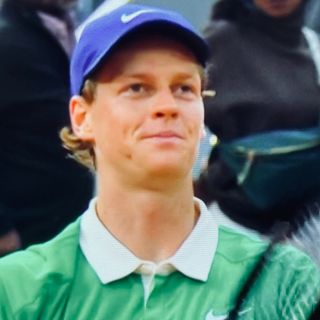 Super Sinner vola in finale al Roland Garros: sfiderà Alcaraz per il titolo