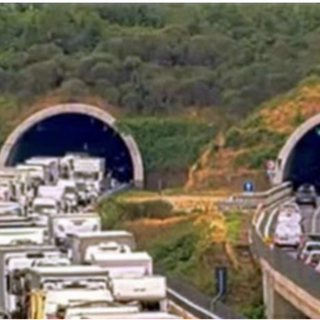 Tragedia in A1, tre morti e due feriti gravi: la famiglia era di Gravellona Toce