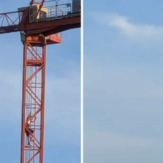 Saronno, entrano in un cantiere e si arrampicano su una gru
