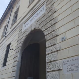 Carta d’identità cartacea non più valida per l’espatrio. Busto pensa a open day per quella elettronica