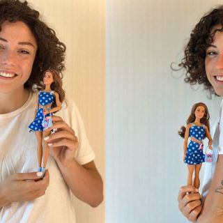 Alice Degradi con la Barbie dedicata ai bambini affetti da diabete di tipo 1