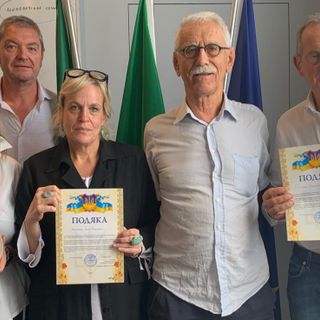 «Grazie per averci aiutato ad aiutare»: omaggio a Busto per l’accoglienza ai bambini ucraini