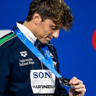 La foto postata su Instagram da mamma Alessandra con il messaggio per il suo Nicolò che guarda l'argento nei 100 rana di ieri (immagine dalla pagina Facebook ufficiale della Federazione Italiana Nuoto - deepbluemediaphoto)