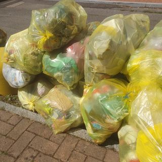 Nei sacchi gialli si può mettere il polistirolo spezzettato