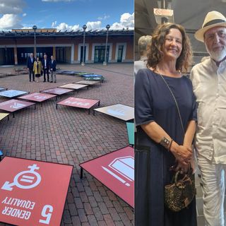 Al Museo del Tessile è stato esposto il “Terzo Paradiso”. Di fianco, il maestro con l’assessore Maffioli