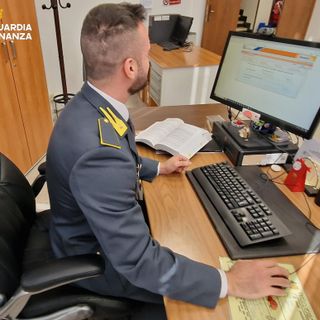 Truffe online, la Finanza di Como denuncia un giovane canturino