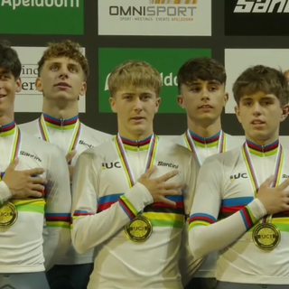 Riccardo Colombo è il primo a destra