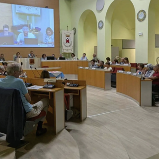 Saronno ha deciso: l’inno nazionale aprirà tutte le sedute del consiglio comunale Saronno ha deciso: l’inno nazionale aprirà tutte le sedute del consiglio comunale