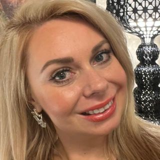 GIRO DEL MONDO IN TERRA BUSTOCCA. Emilia Hyjek, dalla Polonia a Marnate per sposare un “capellone” (che in polacco indica un italiano)