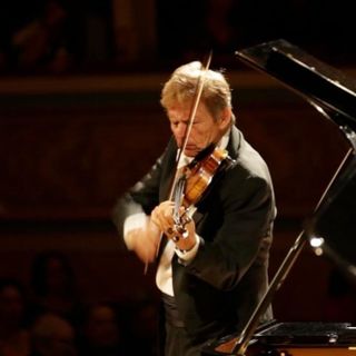 Gallarate accoglie il bustocco Uto Ughi: il grande maestro al Teatro Condominio con I Virtuosi del Lemene