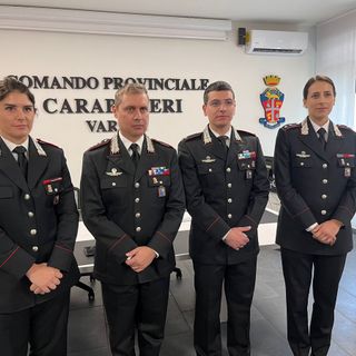 I nuovi ufficiali dei carabinieri insieme al comandante provinciale Marco Gagliardo (da sinistra: Menga, Gagliardo, Di Caprio e Munter)