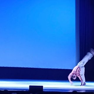 Un'immagine dello spettacolo che ha avuto un grande successo in teatro