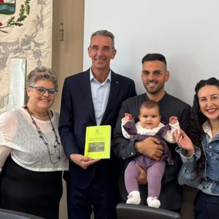 Marnate accoglie: cittadinanza italiana a una famiglia palestinese. Il sindaco: «Un gesto di coesione e solidarietà»